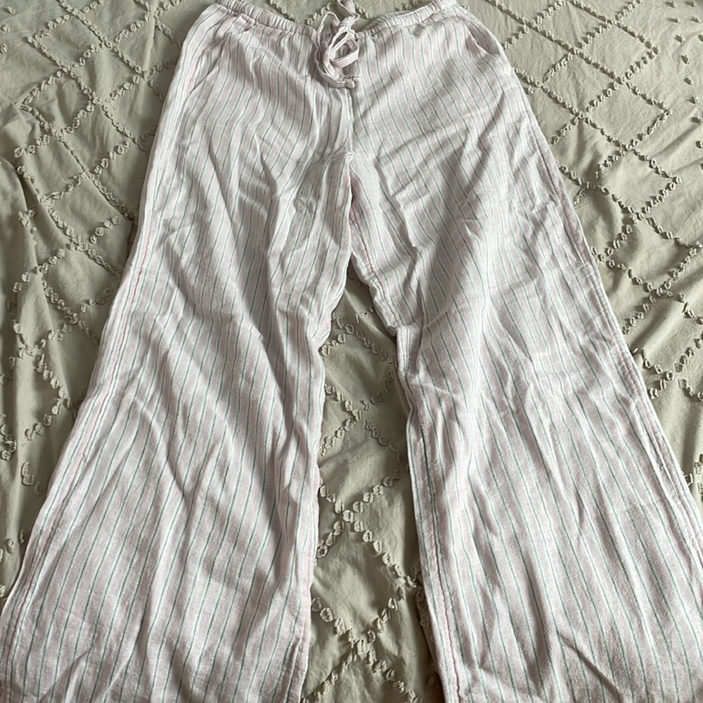 Hollister Linen paints * NEW WITH TAGS *